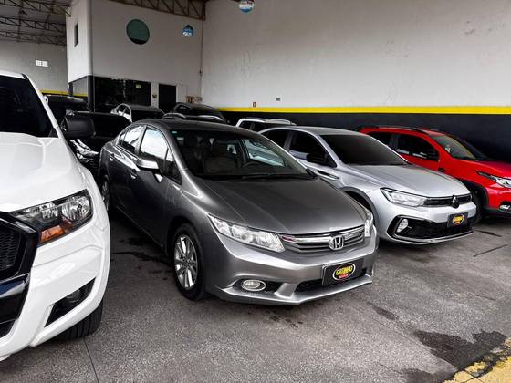 HONDA CIVIC 1.8 LXS 16V FLEX 4P AUTOMÁTICO HONDA CIVIC 1.8 LXS 16V FLEX 4P AUTOMÁTICO